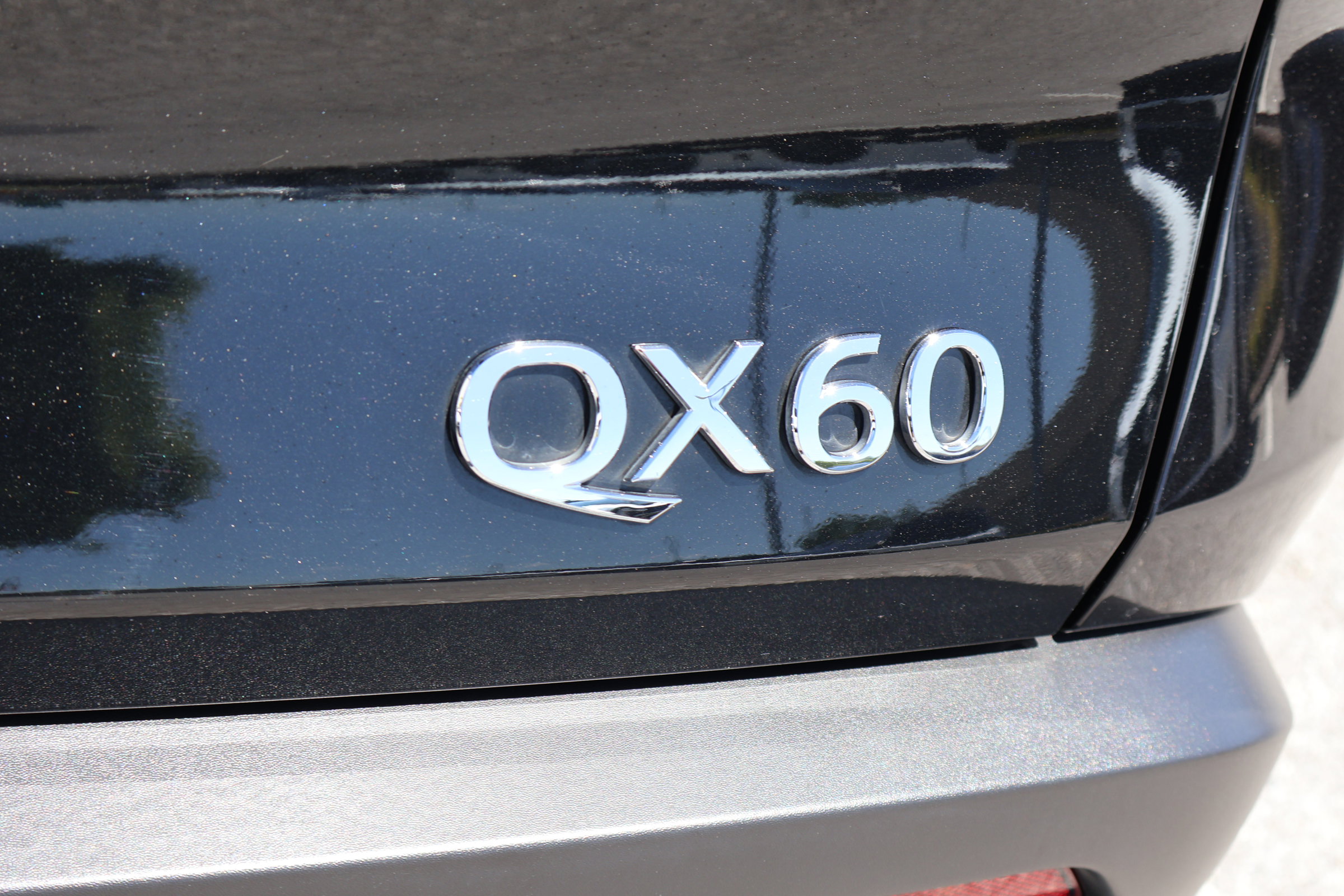 Certified 2024 INFINITI QX60 Luxe image 9