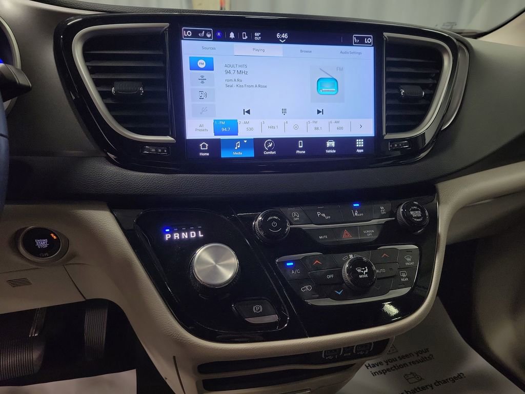 Used 2024 Chrysler Pacifica Touring-L FWD image 14