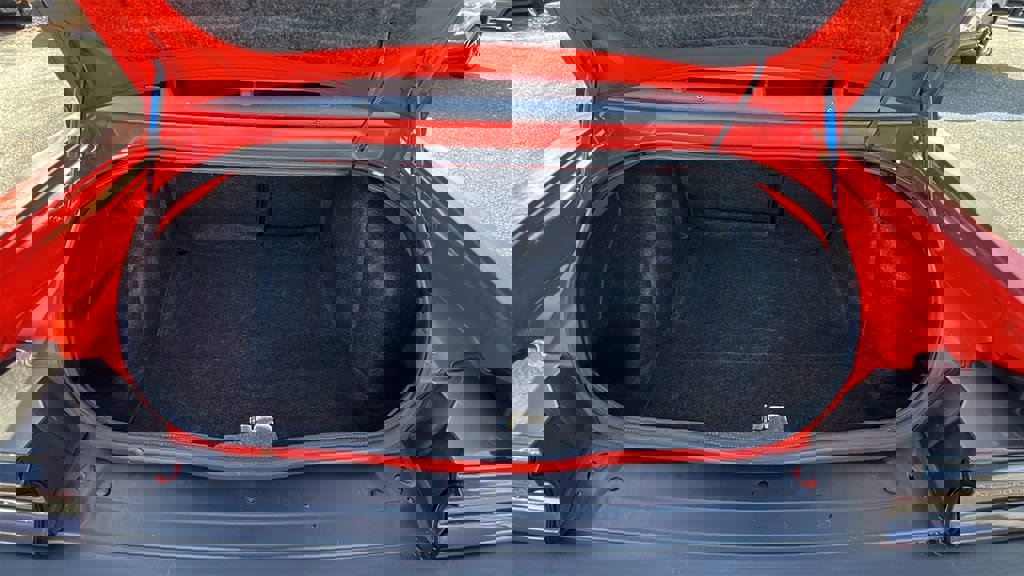 Used 2018 Dodge Challenger SXT w/ Blacktop Package image 10