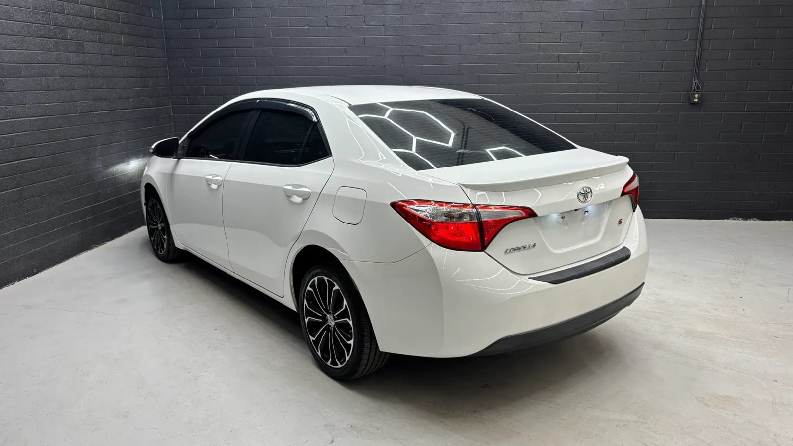 Used 2016 Toyota Corolla S FWD image 3