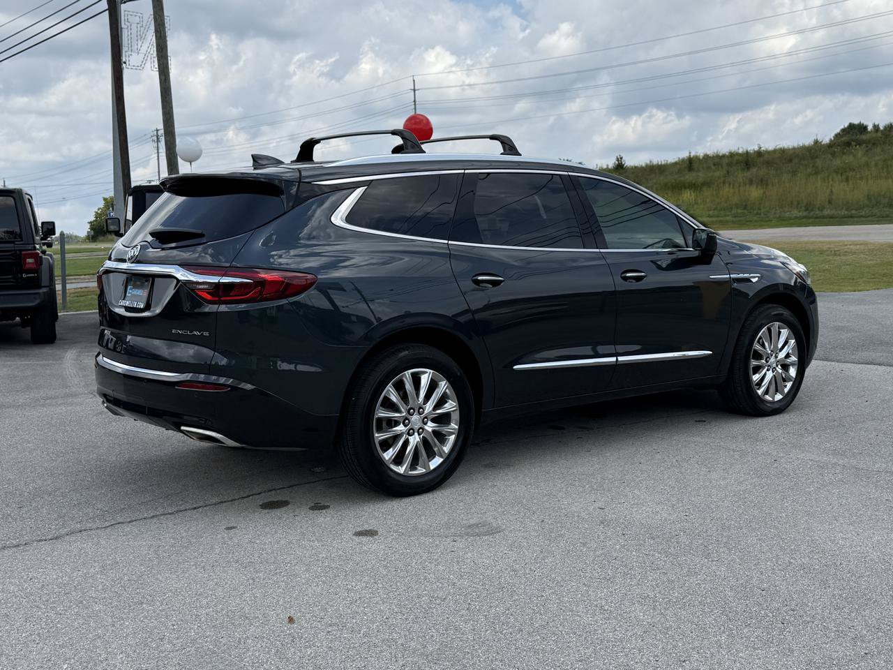 Used 2019 Buick Enclave Premium w/ Experience Buick Package FWD image 5