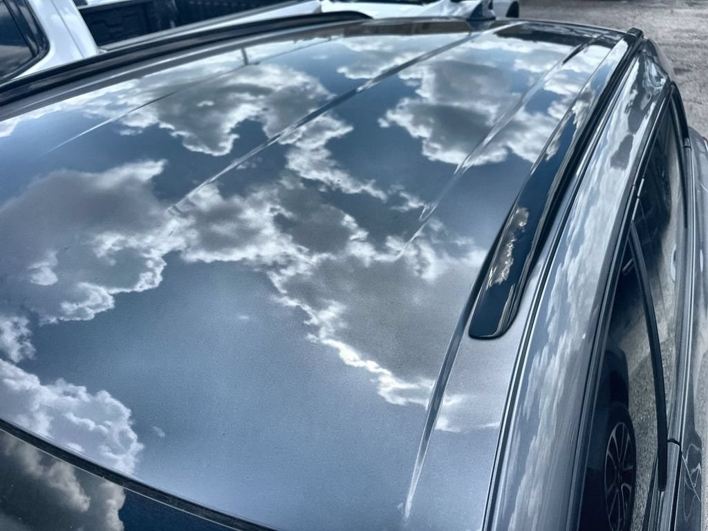 Used 2021 Buick Envision Essence w/ Sport Touring Package FWD image 12