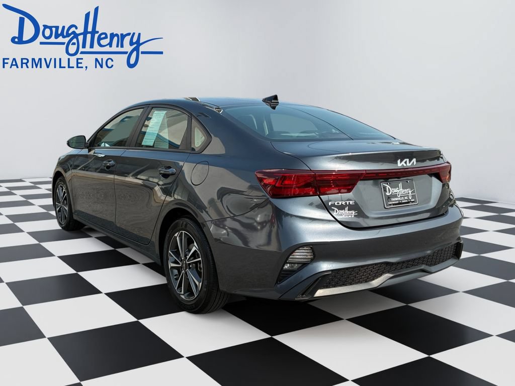 Used 2024 Kia Forte LXS w/ LXS Technology Package FWD image 3