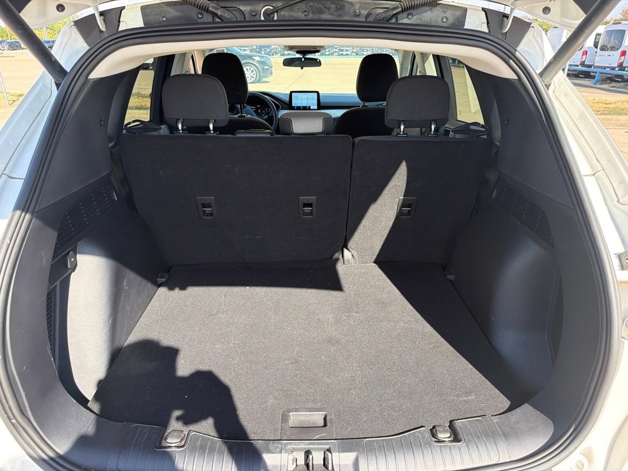 Used 2022 Ford Escape SE w/ Convenience Package FWD image 9