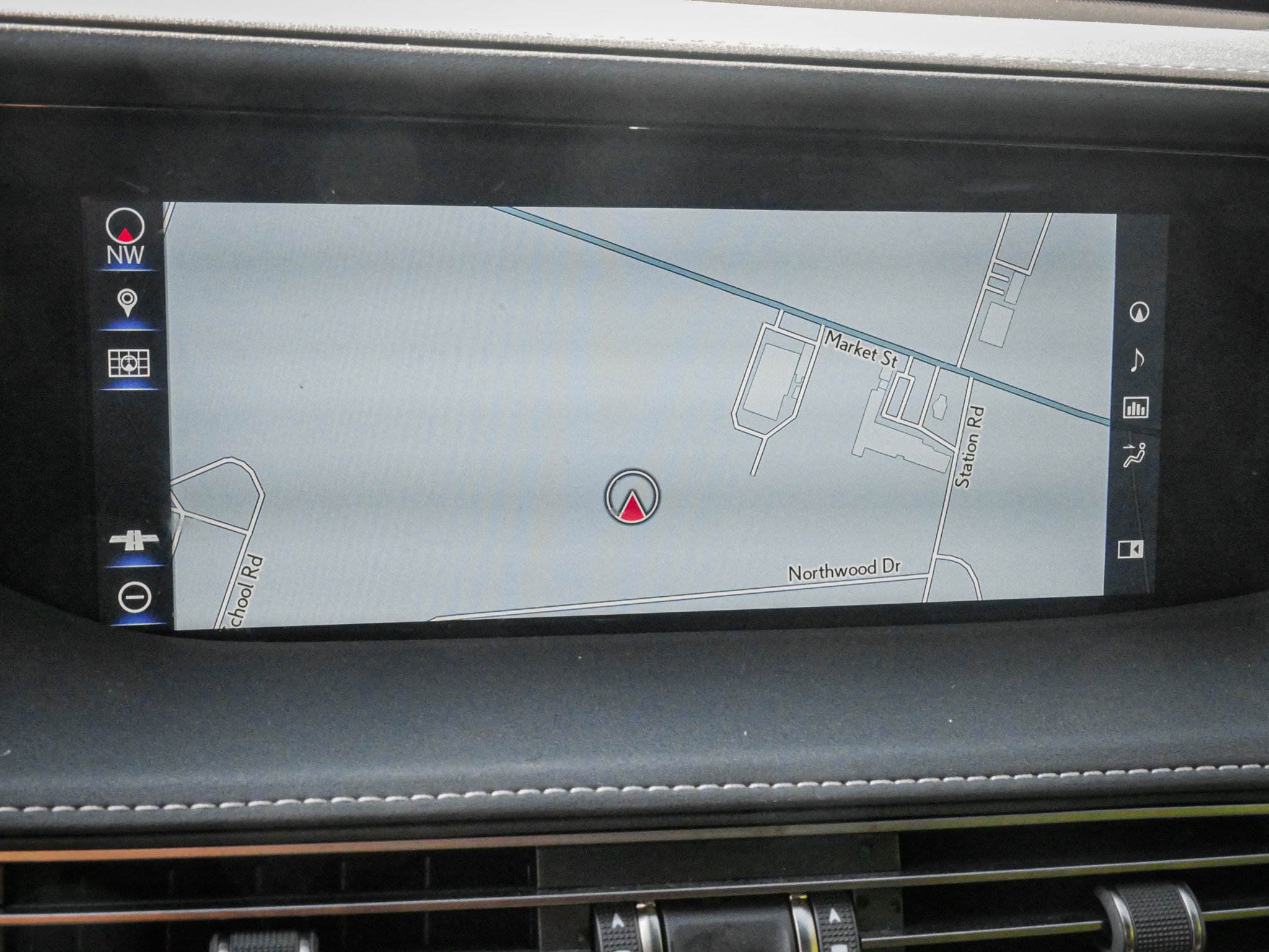 Used 2020 Lexus LS 500 w/ Interior Upgrade Package RWD image 23