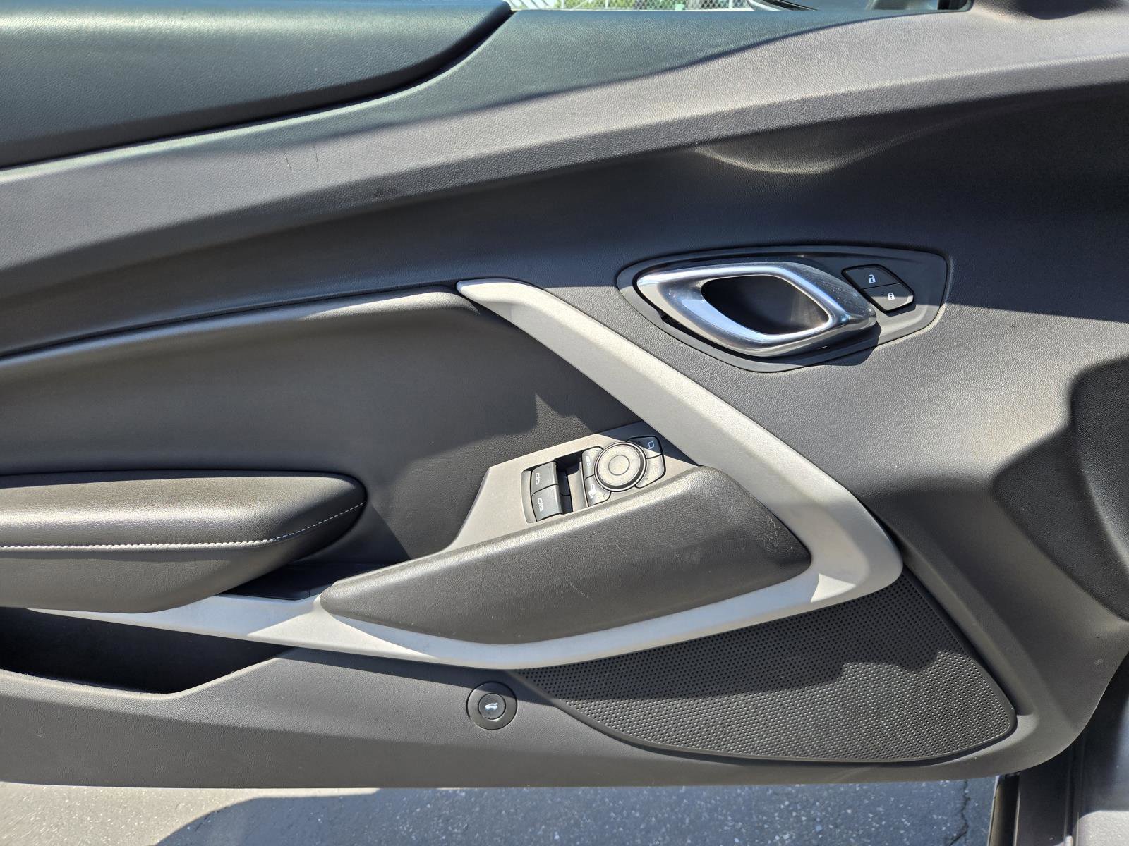 Used 2020 Chevrolet Camaro LT RWD image 18