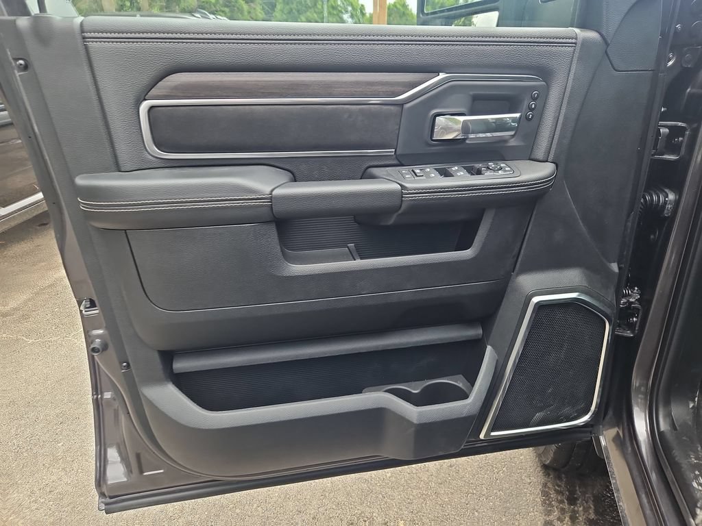 New 2026 RAM 2500 Laramie AWD/4WD image 11