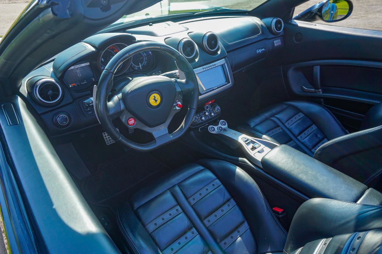Used 2011 Ferrari California RWD image 35