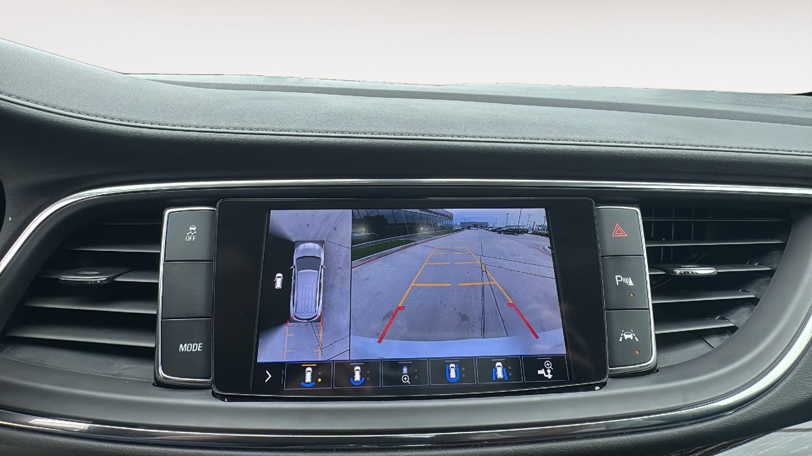 Used 2020 Buick Enclave Avenir w/ Avenir Technology Package FWD image 18