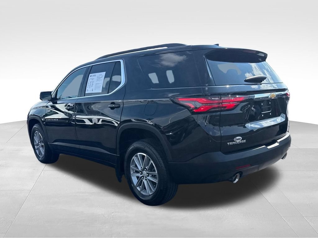 Used 2023 Chevrolet Traverse LT FWD image 3