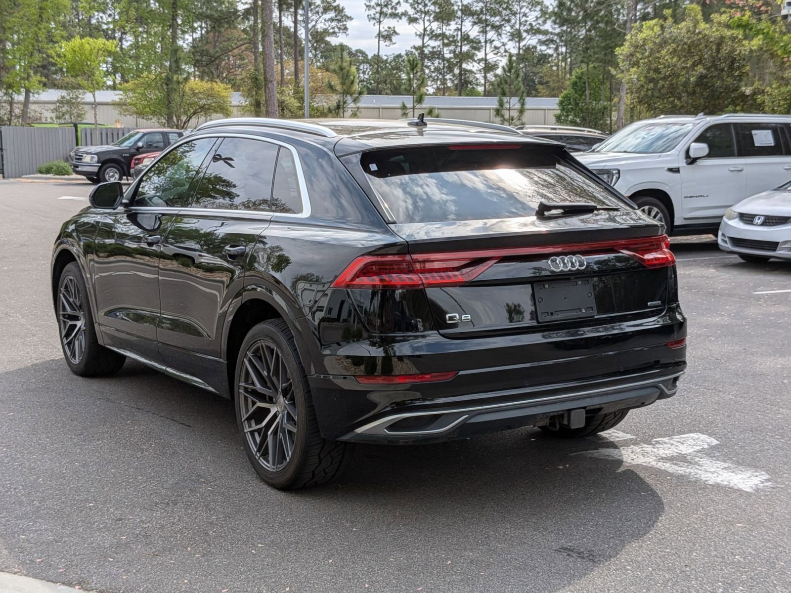 Used 2019 Audi Q8 Premium image 5