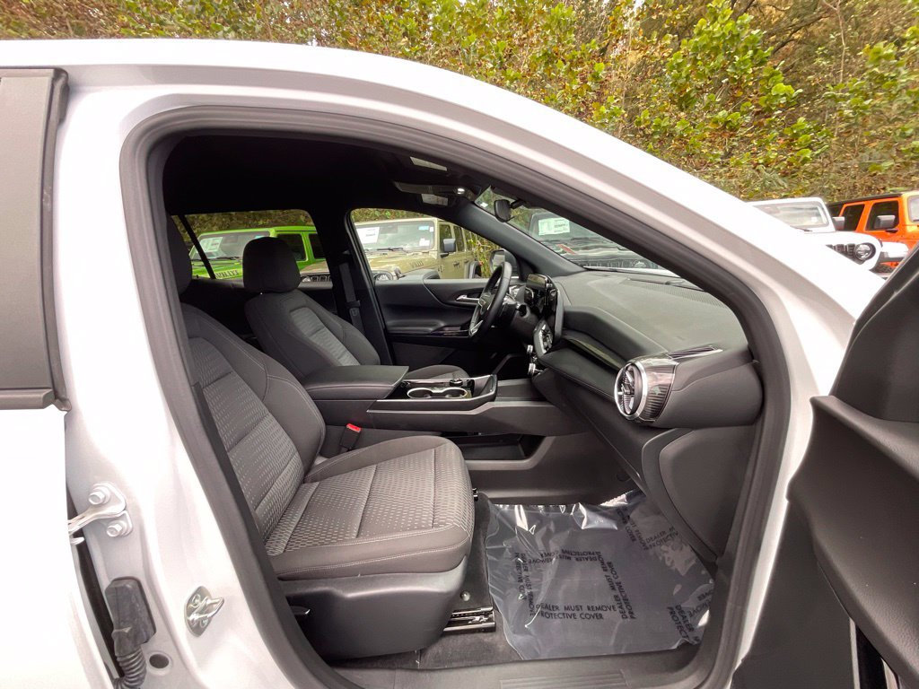 Used 2026 Chevrolet Equinox LT AWD/4WD image 22