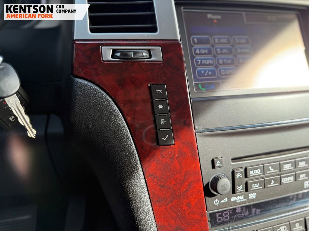 Used 2014 Cadillac Escalade Luxury image 30