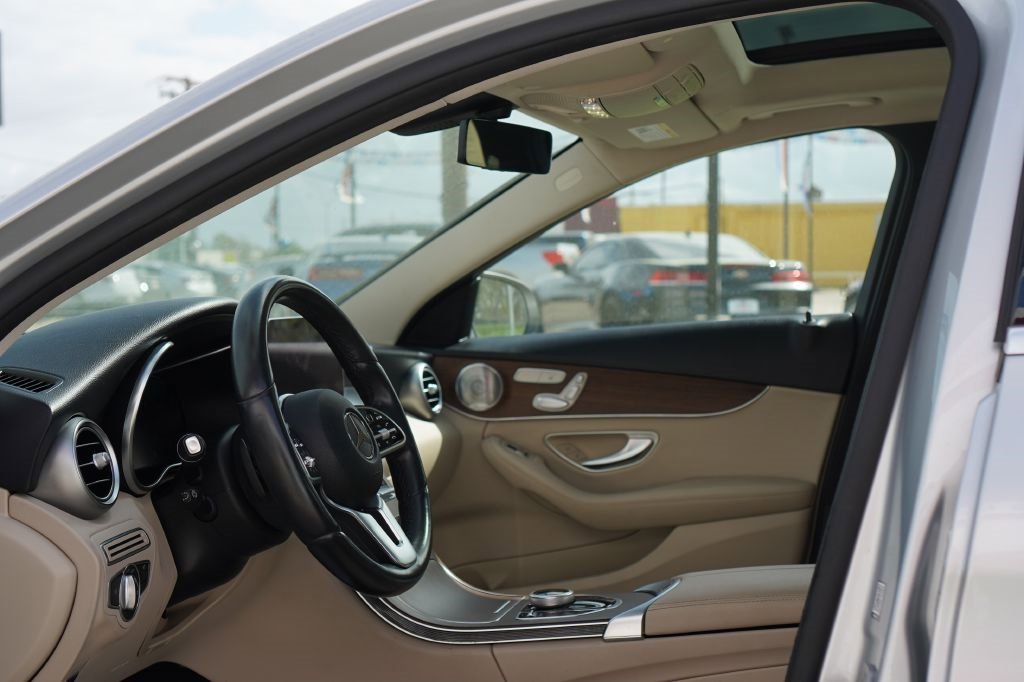 Used 2021 Mercedes-Benz C 300 4MATIC Sedan image 9