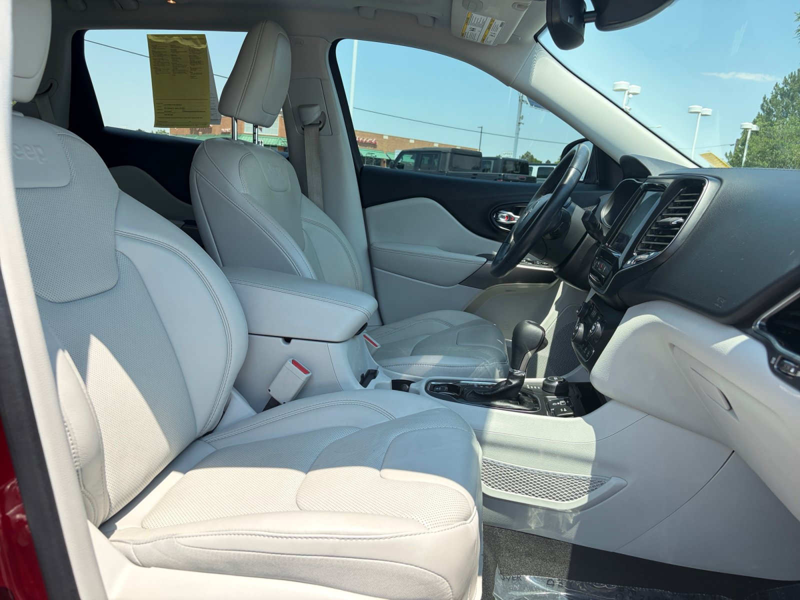 Used 2021 Jeep Cherokee Limited w/ Elite Package AWD/4WD image 27