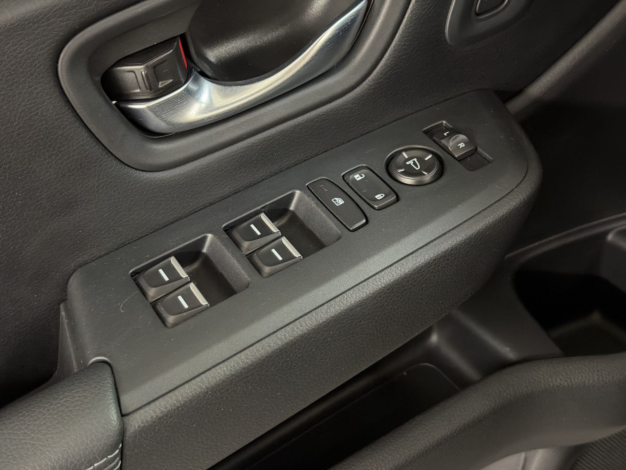Certified 2025 Honda Pilot Touring image 13