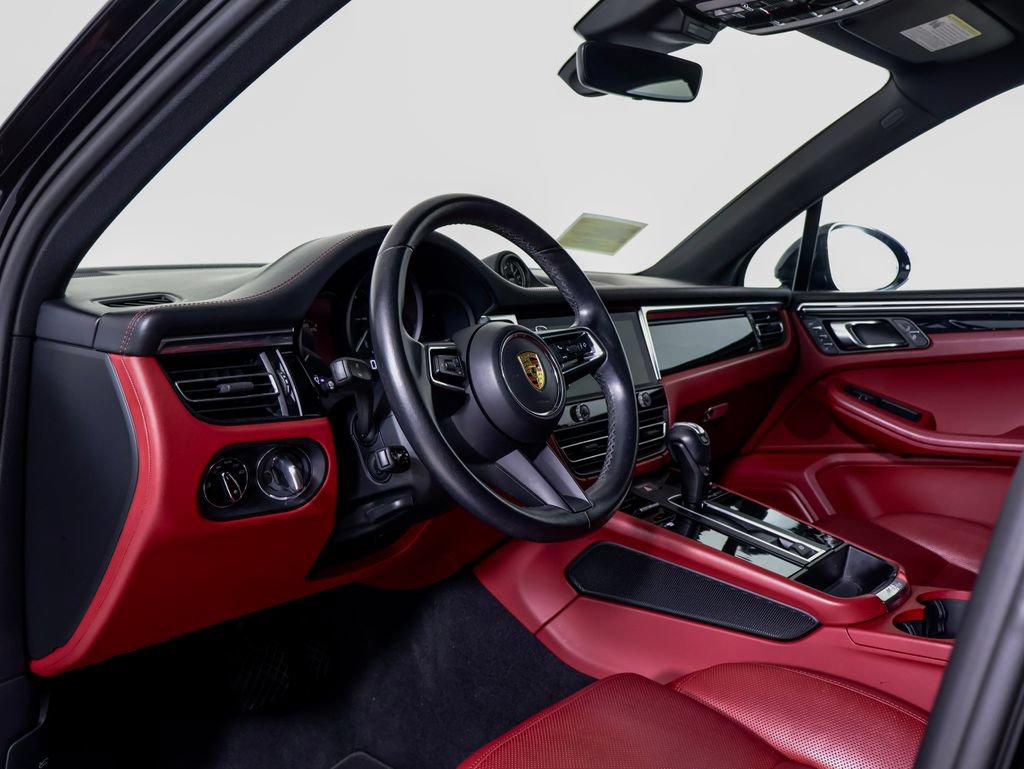 Certified 2023 Porsche Macan AWD/4WD image 4