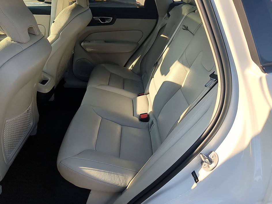 Used 2023 Volvo XC60 B5 Plus w/ Climate Package FWD image 29