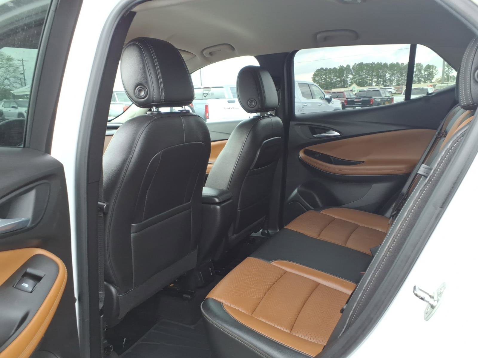 Used 2020 Buick Encore GX Essence image 24