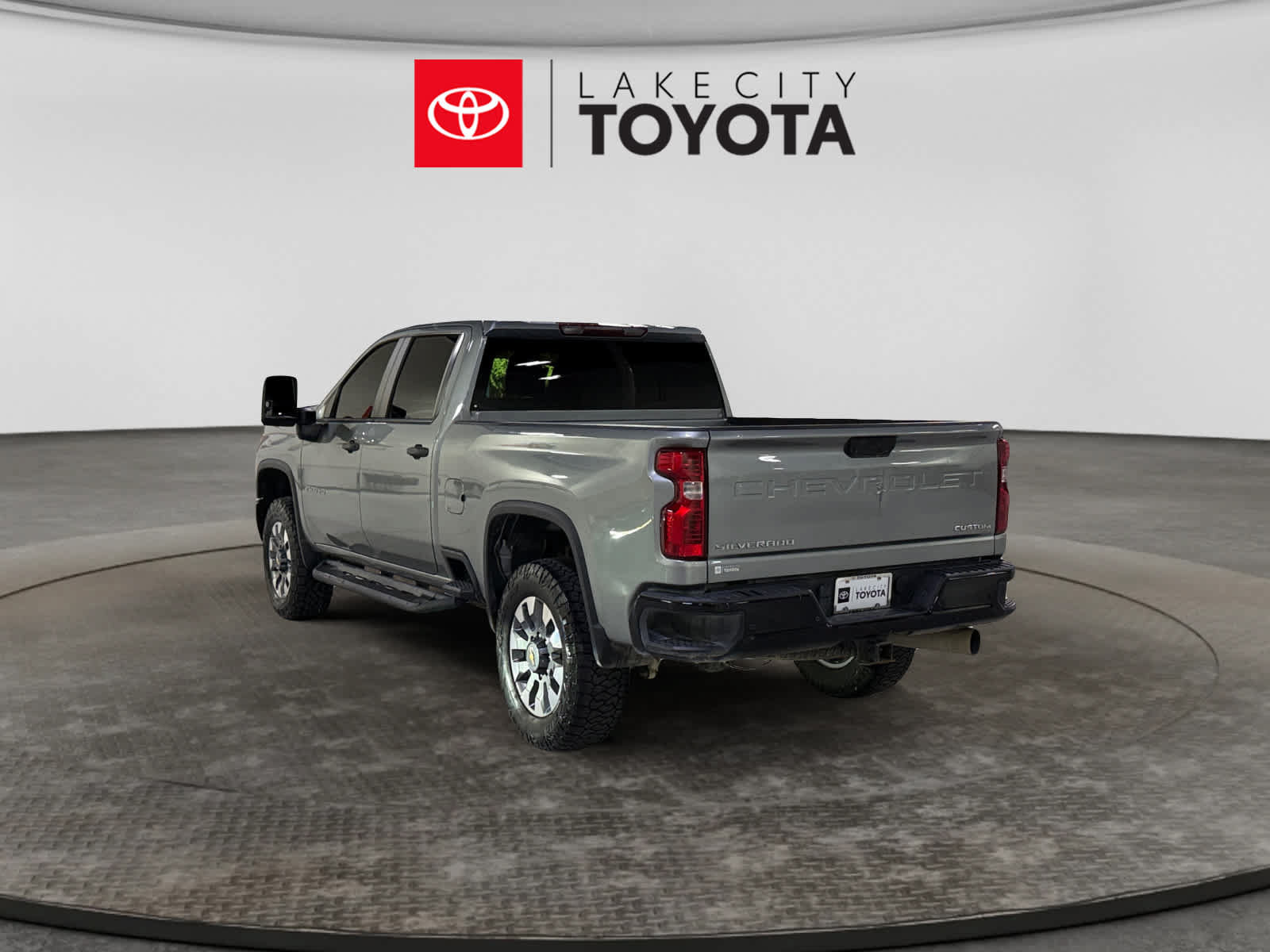 Used 2024 Chevrolet Silverado 2500 Custom w/ Custom Value Package AWD/4WD image 5