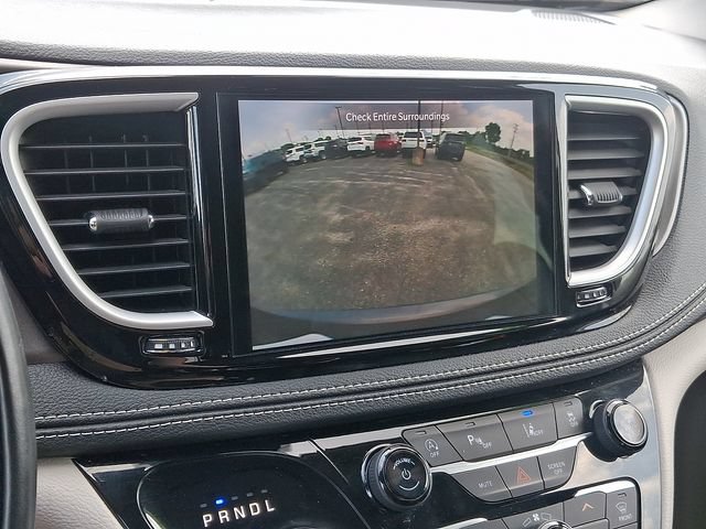 Certified 2022 Chrysler Pacifica Touring-L AWD/4WD image 24