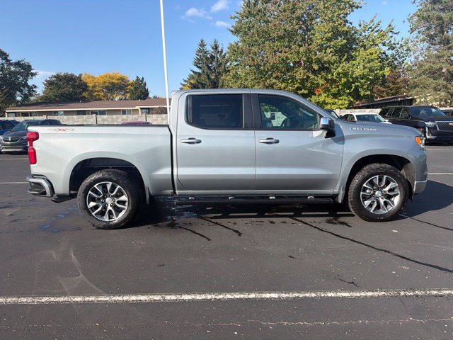 Used 2025 Chevrolet Silverado 1500 LT AWD/4WD image 5
