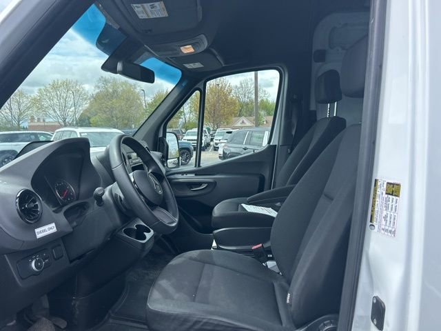 Used 2025 Mercedes-Benz Sprinter 2500 image 10
