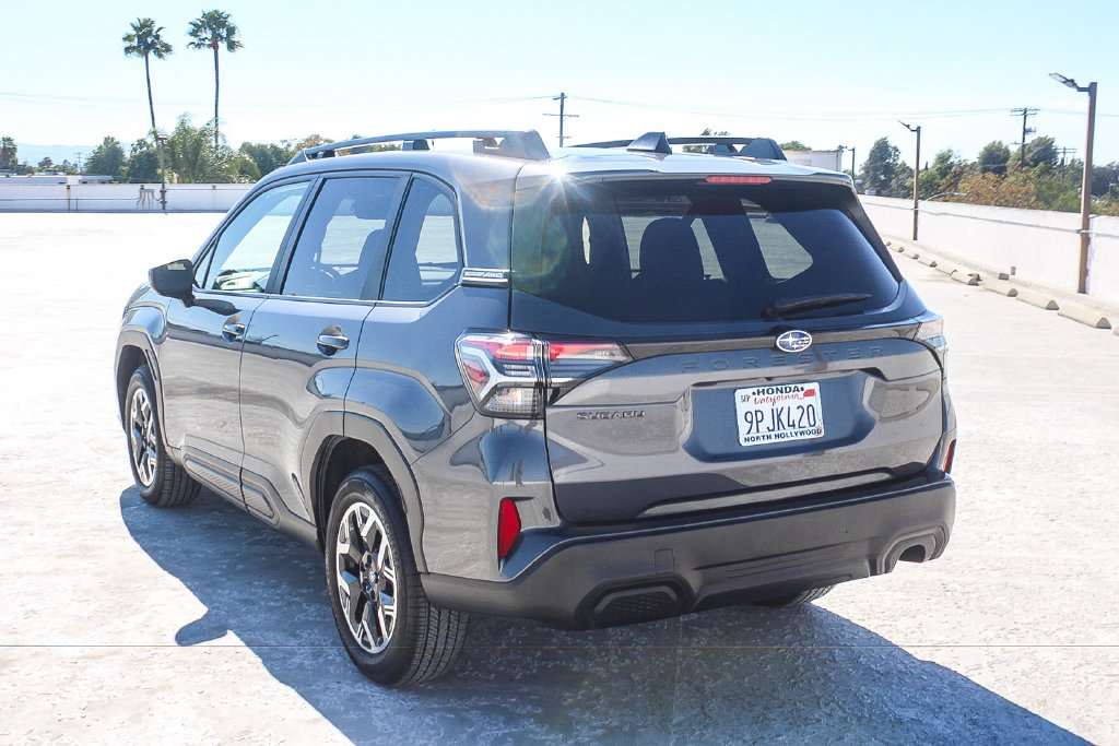 Used 2025 Subaru Forester Premium w/ Convenience Package #1 AWD/4WD image 4