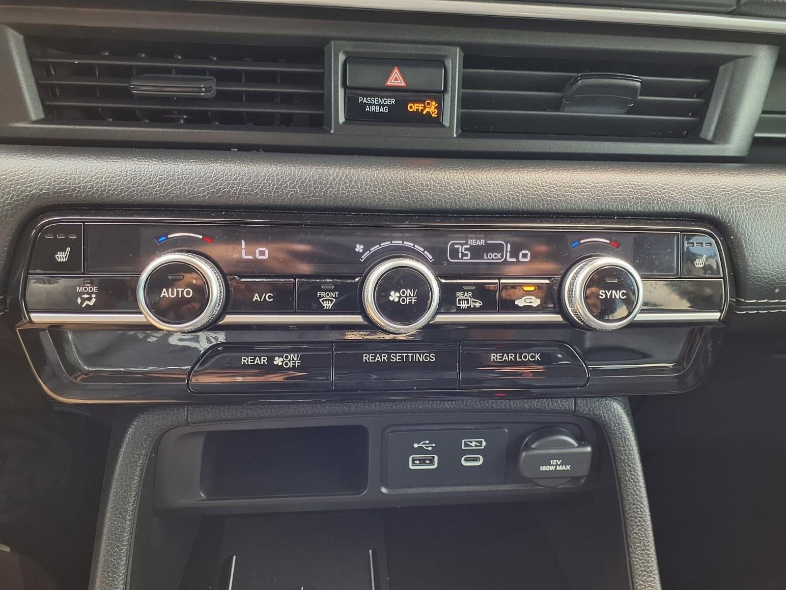 Used 2025 Honda Pilot Touring image 12