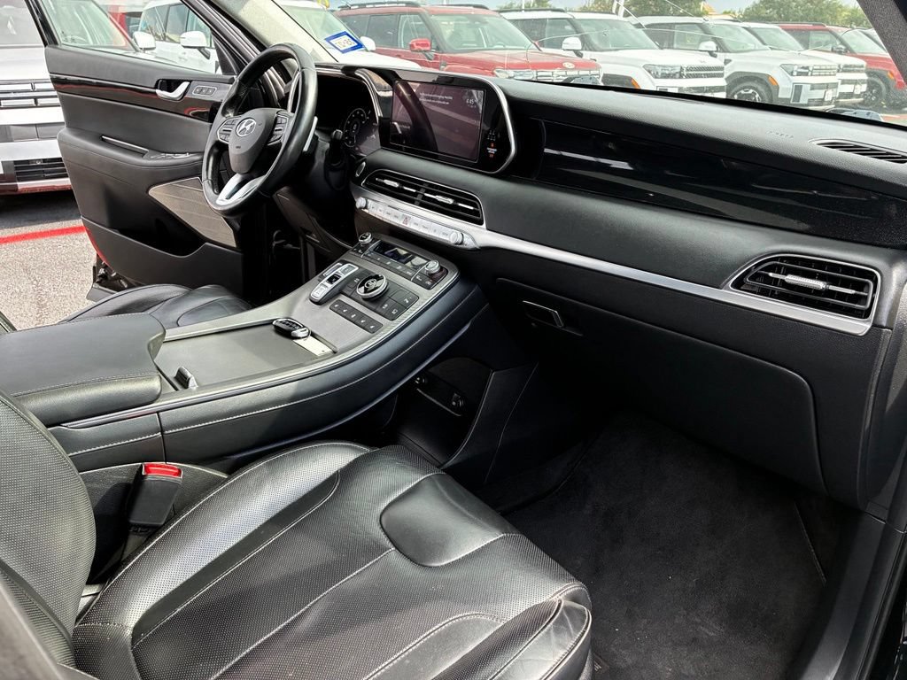 Used 2022 Hyundai Palisade Limited FWD image 16
