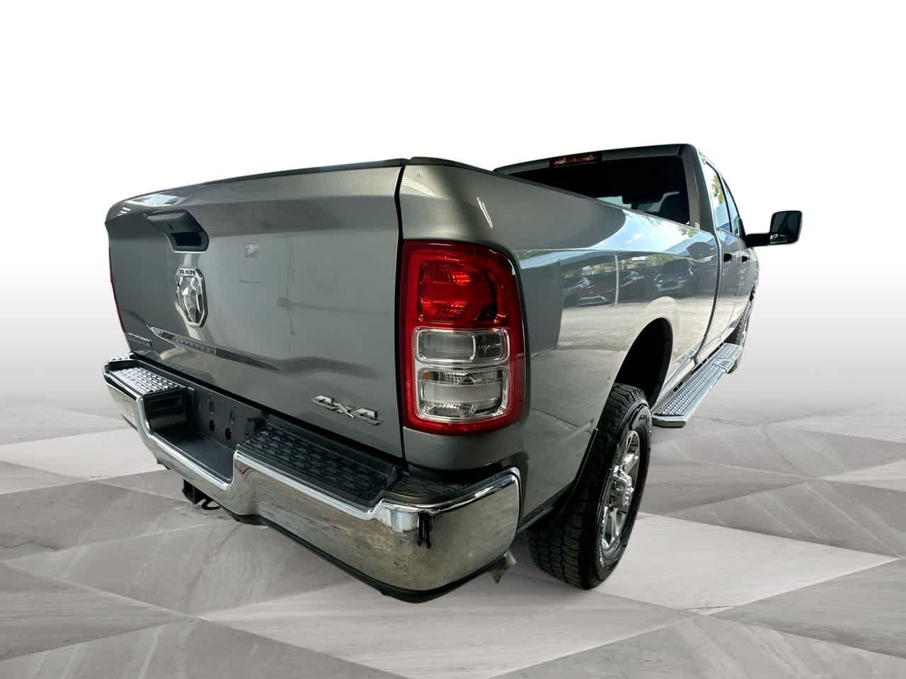 Used 2024 RAM 2500 Big Horn w/ Protection Group AWD/4WD image 8
