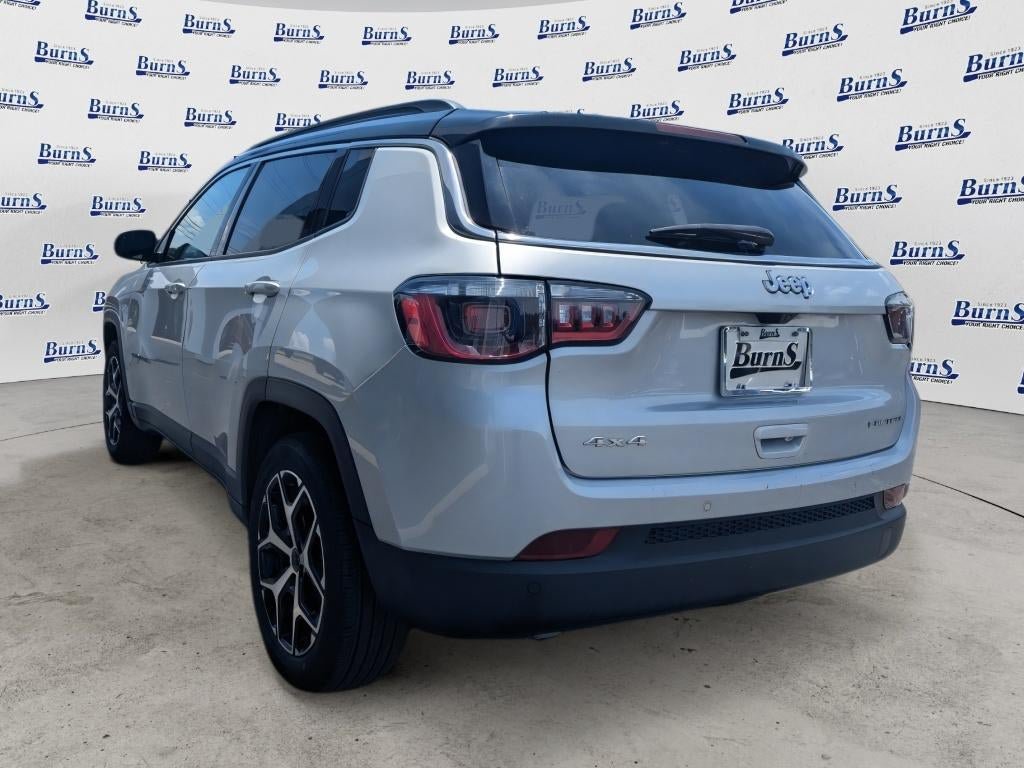 Used 2025 Jeep Compass Limited AWD/4WD image 5