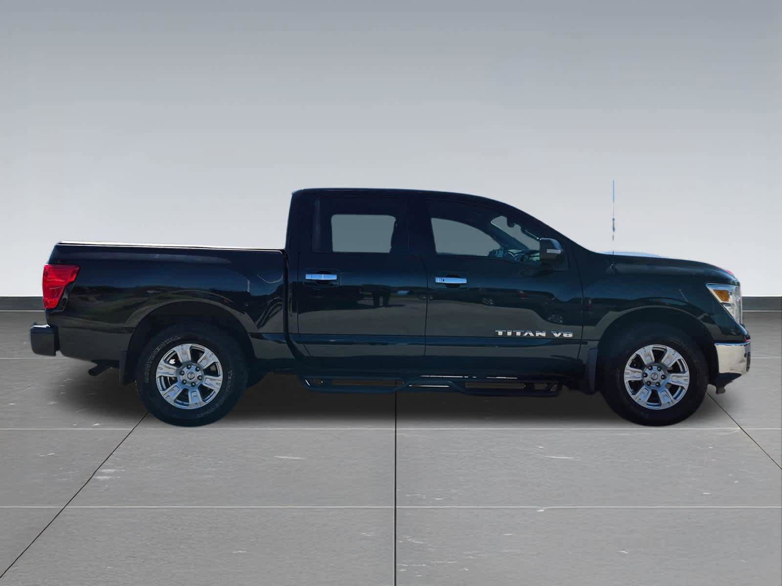 Used 2018 Nissan Titan SV w/ SV Convenience Package AWD/4WD image 11