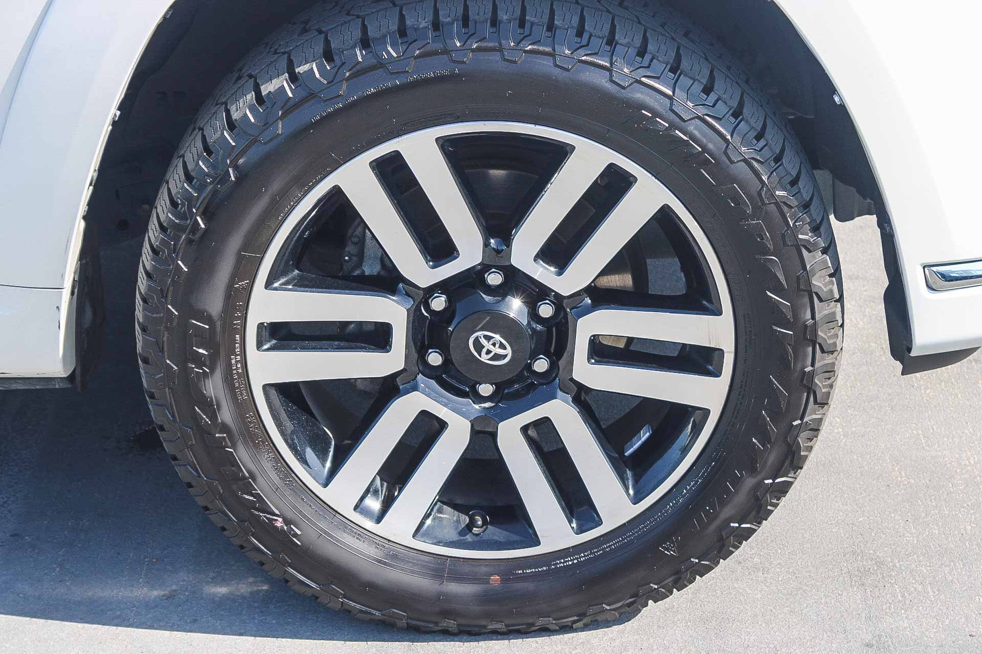 Used 2023 Toyota 4Runner Limited AWD/4WD image 11