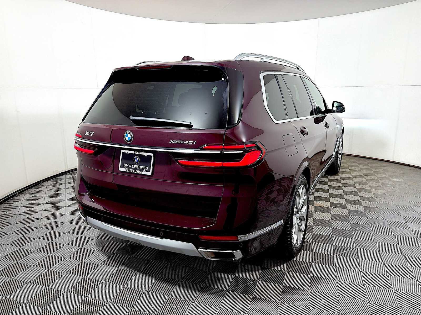Certified 2024 BMW X7 xDrive40i w/ Premium Package image 6