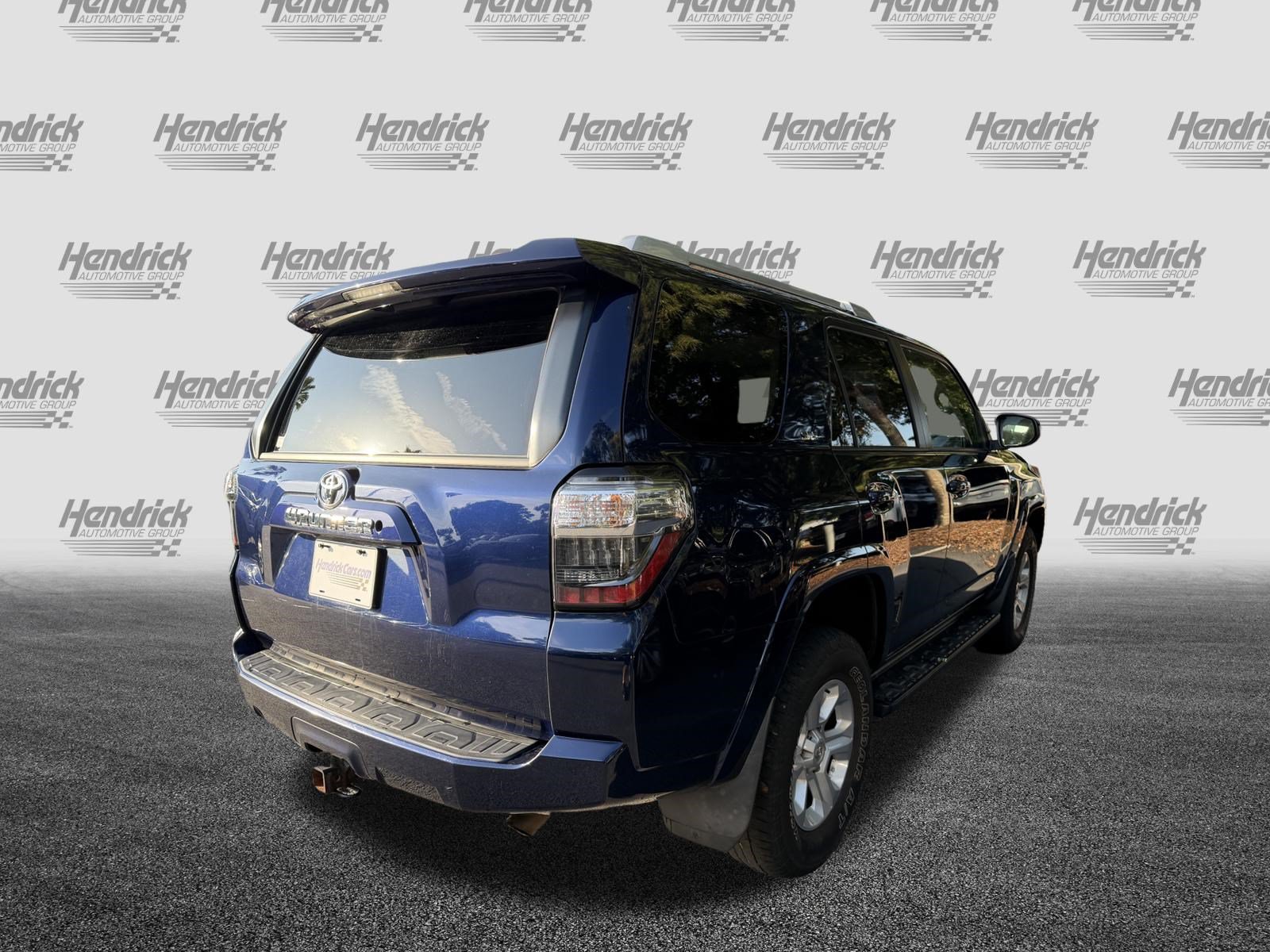 Used 2016 Toyota 4Runner SR5 AWD/4WD image 9