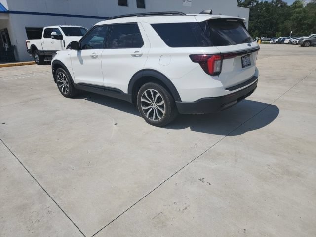 Certified 2025 Ford Explorer ST-Line AWD/4WD image 11
