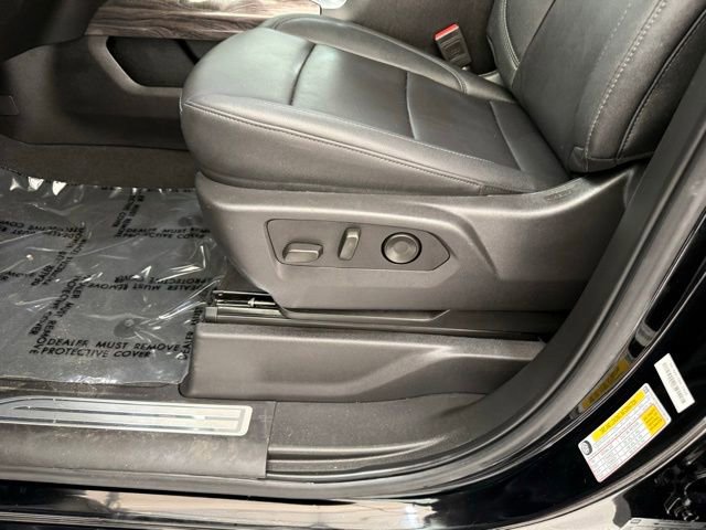 Used 2025 Chevrolet Silverado 1500 LTZ AWD/4WD image 14