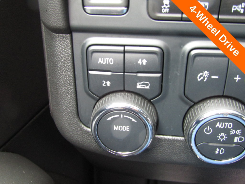 Used 2025 Chevrolet Tahoe RST AWD/4WD image 14