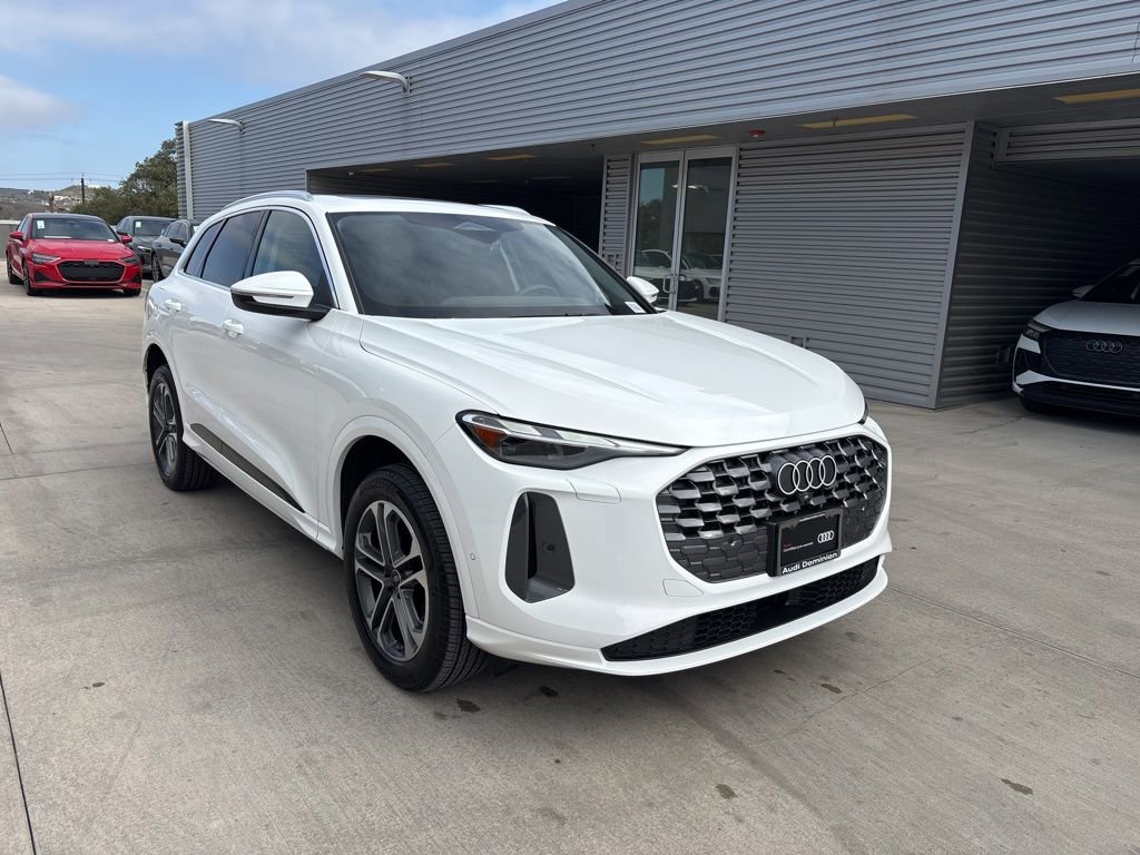 Certified 2025 Audi Q5 Premium w/ Convenience Package image 3