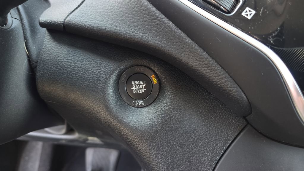 Used 2022 Jeep Cherokee Limited image 32