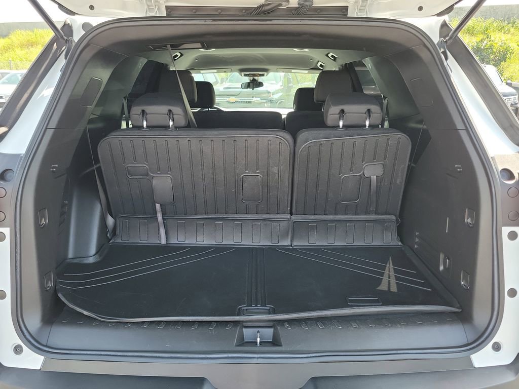 Used 2023 Chevrolet Traverse LT image 20
