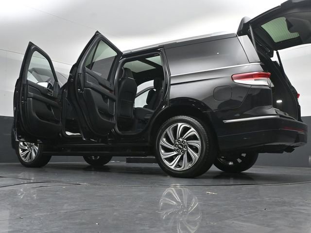 Certified 2023 Lincoln Navigator Reserve AWD/4WD image 60