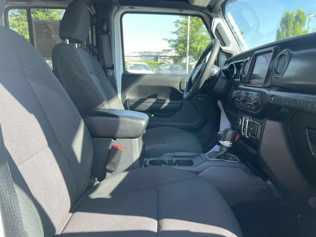 Used 2023 Jeep Wrangler Unlimited w/ Cold Weather Group AWD/4WD image 16