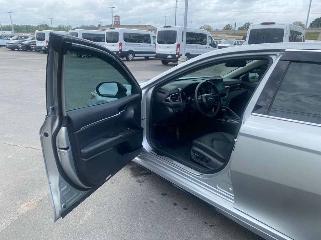 Used 2024 Toyota Camry XSE FWD image 10