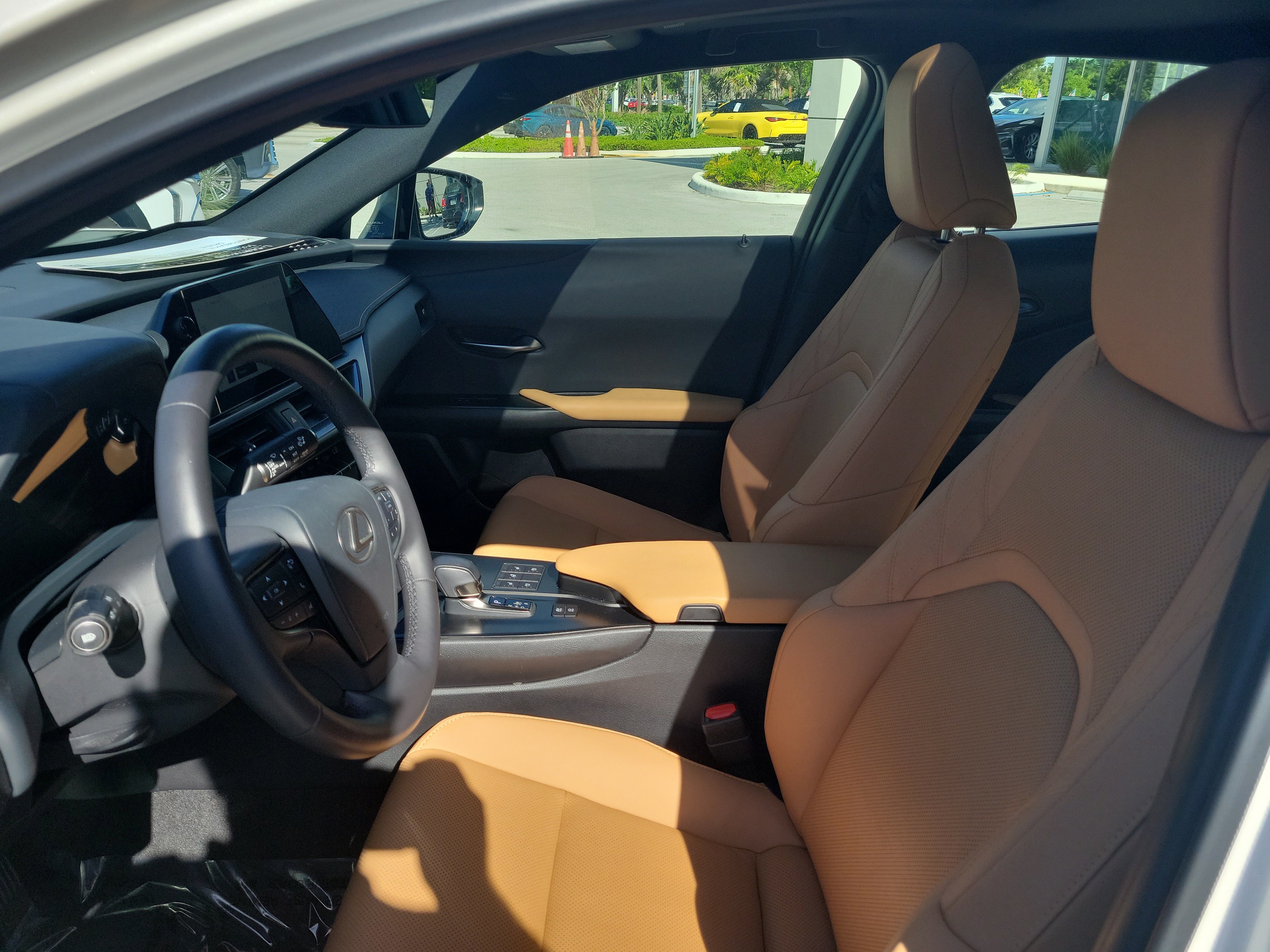 Used 2025 Lexus UX 300h FWD w/ Accessory Package (Z1) image 21