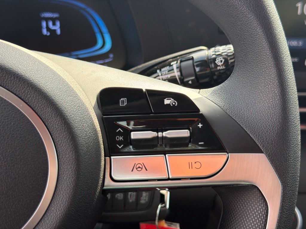 Certified 2026 Hyundai Elantra SE FWD image 20