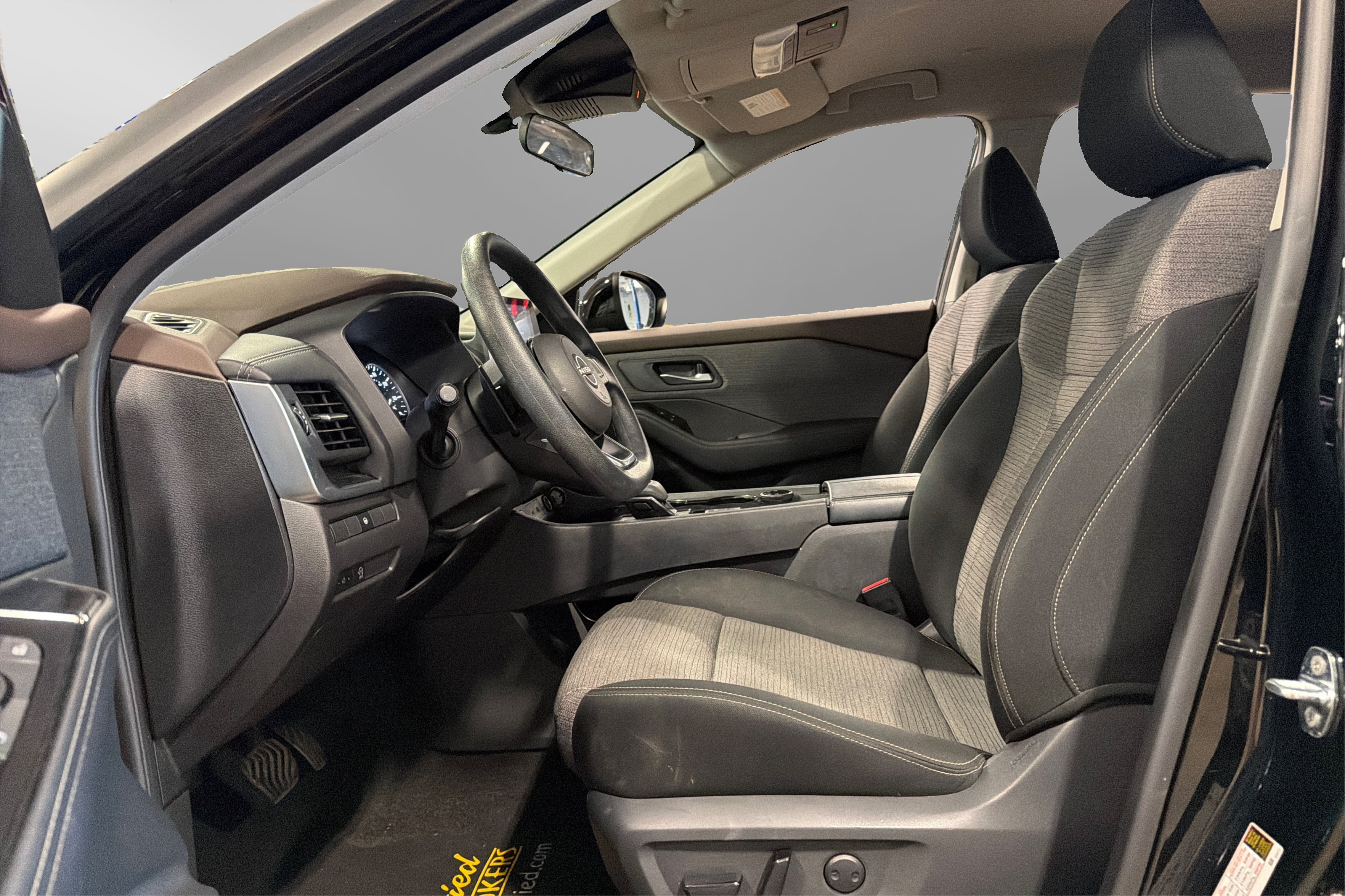 Used 2023 Nissan Rogue SV AWD/4WD image 17
