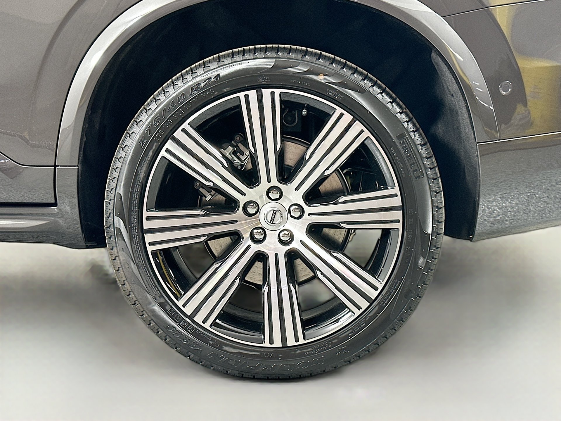 Certified 2025 Volvo XC90 T8 Plus w/ Protection Package Premier AWD/4WD image 21