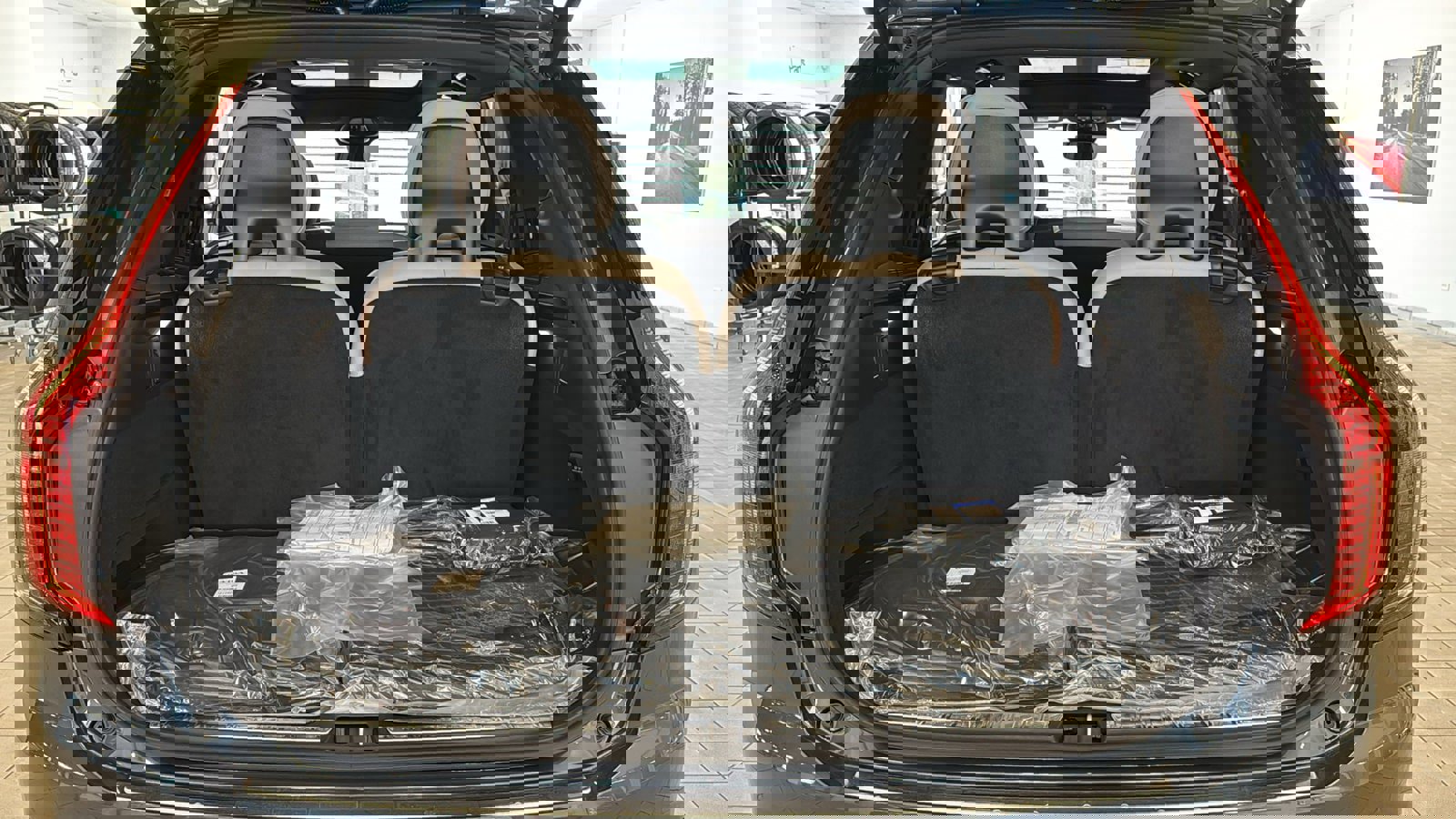 New 2026 Volvo XC90 B6 Plus w/ Protection Package Premier image 30